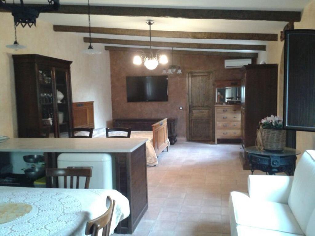A Casa Di Ludo - Apartments & Short Lets Catania Room photo