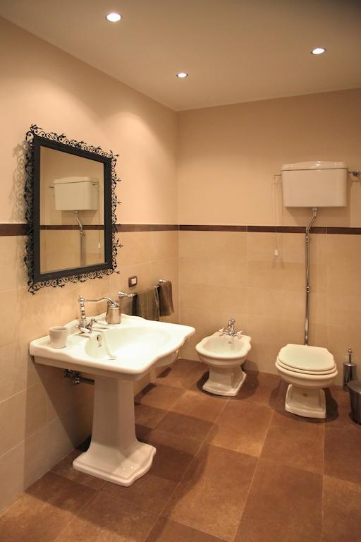 A Casa Di Ludo - Apartments & Short Lets Catania Room photo
